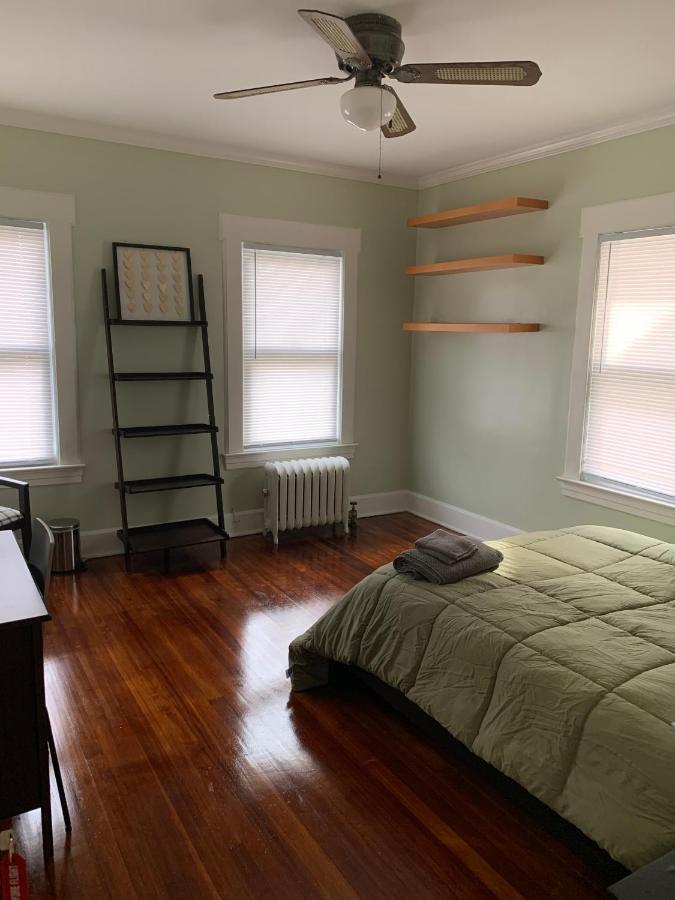 Arrivals & Departures Bed & Breakfast Elizabeth Bagian luar foto
