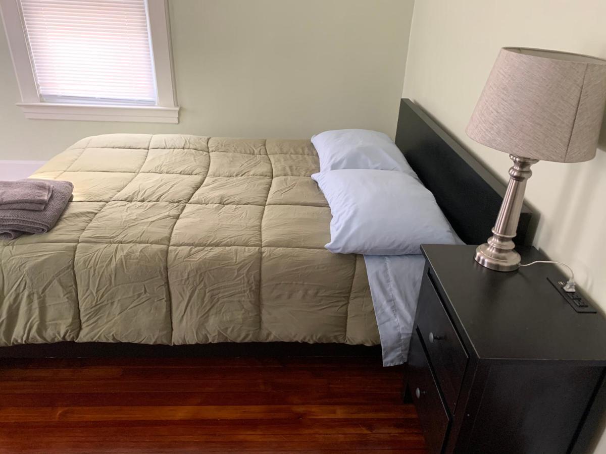 Arrivals & Departures Bed & Breakfast Elizabeth Bagian luar foto