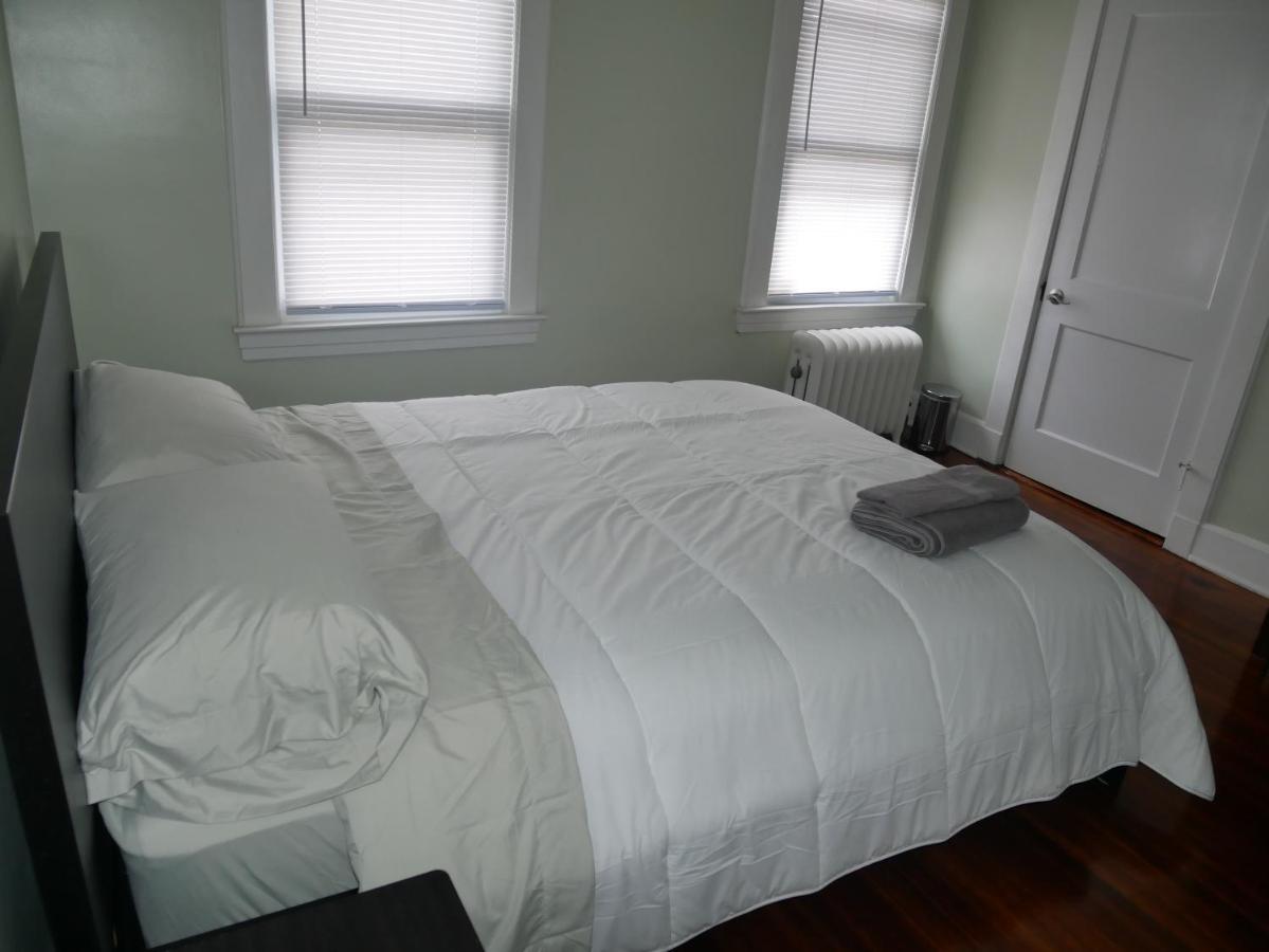 Arrivals & Departures Bed & Breakfast Elizabeth Bagian luar foto