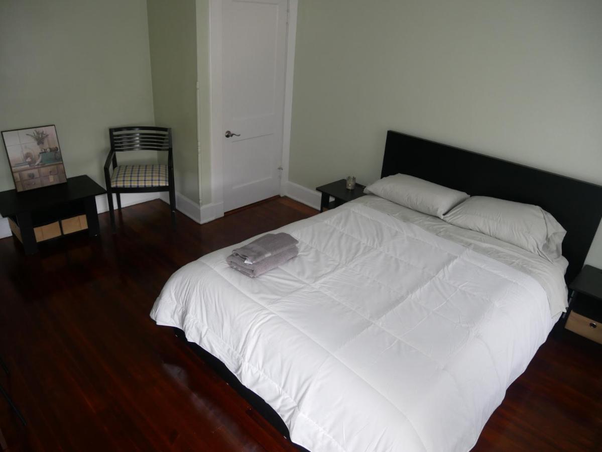 Arrivals & Departures Bed & Breakfast Elizabeth Bagian luar foto