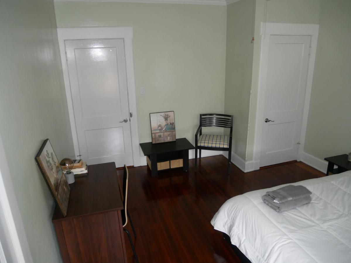 Arrivals & Departures Bed & Breakfast Elizabeth Bagian luar foto