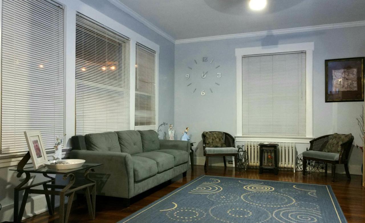 Arrivals & Departures Bed & Breakfast Elizabeth Bagian luar foto