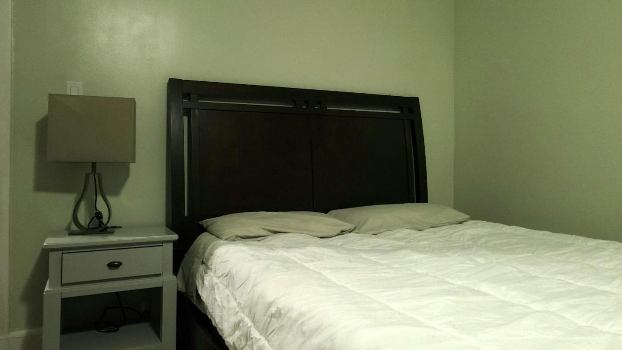Arrivals & Departures Bed & Breakfast Elizabeth Bagian luar foto